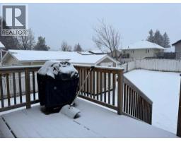 Kitchen - 400 8 Street Se, Slave Lake, AB T0G2A3 Photo 4