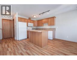Kitchen - 5 4807 53 Avenue, Eckville, AB T0M0X0 Photo 2