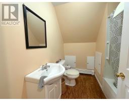Laundry / Bath - 17 Paquet Avenue, Souris, PE C0A2B0 Photo 4