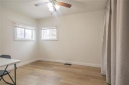 Living room - 2083 308 Road, Sprague, MB R0A1Z0 Photo 2