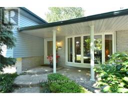 Living room - 1085 Pearson Drive, Oakville, ON L6H2A9 Photo 3