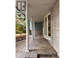 Kitchen - 1085 Pearson Drive, Oakville, ON L6H2A9 Photo 5
