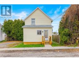Dining room - 352 New Street, Edwardsburgh Cardinal, ON K0E1E0 Photo 3