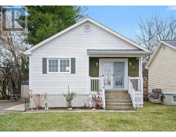 Bathroom - 11 Queen Street, Perth, ON K7H2W4 Photo 4
