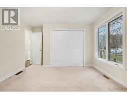 Kitchen - 11 Queen Street, Perth, ON K7H2W4 Photo 2