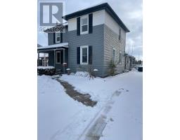 Bathroom - 76 Fairview Drive, Brantford, ON N3R2W9 Photo 2