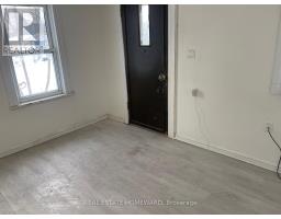 Bathroom - 76 Fairview Drive, Brantford, ON N3R2W9 Photo 5