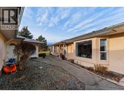 Living room - 2760 Voght Street Unit 15, Merritt, BC V1K1C8 Photo 4