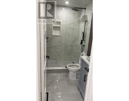 Upper Level 3366 Strabane Drive, Mississauga, ON L5C1W7 Photo 4