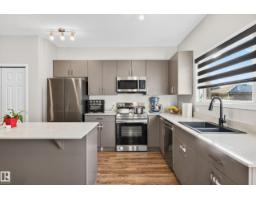 Primary Bedroom - 7 Emerald Wy E, Spruce Grove, AB T7X2Y4 Photo 4