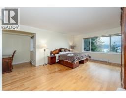 350 Kelvin Grove Way, Lions Bay, BC V0N2E0 Photo 2