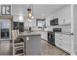 Family room - 3 Morning Glory Drive, Tillsonburg, ON N4G5S8 Photo 5