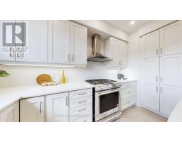 Eating area - 393 William Graham Drive, Aurora, ON L4G0Z9 Photo 3