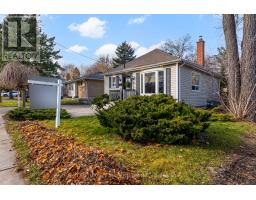 Living room - 30 Clarence Street, Brampton, ON L6W1S3 Photo 2