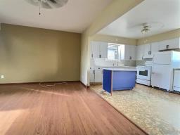 16 Third Street N, Elkhorn, MB R0M0N0 Photo 2