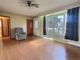 16 Third Street N, Elkhorn, MB R0M0N0 Photo 3