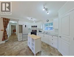 Primary Bedroom - 15 8425 Highway 101, Powell River, BC  Photo 4