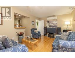 Family room - 5 Placid Court, Yarmouth, NS B5A4N5 Photo 4