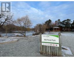 251 Richmond Street, Richmond Hill, ON L4C3Y9 Photo 2