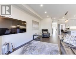 Kitchen - 70 Lorne Thomas Place, New Tecumseth, ON L9R0V8 Photo 3