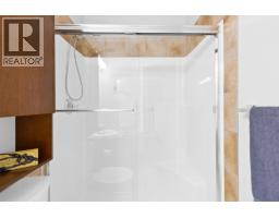 3pc Ensuite bath - 1331 Ellis Street Unit 221, Kelowna, BC V1Y1Z9 Photo 3