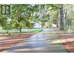 Living room - 5742 Menzies Rd, Duncan, BC V9L6G7 Photo 2