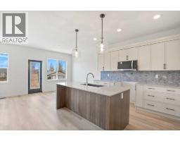 4pc Bathroom - 32 Sunrise Crescent N, Three Hills, AB T0M2A0 Photo 2