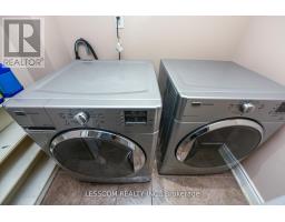 Dining room - 30 Fairhill Avenue, Brampton, ON L7A2E7 Photo 2