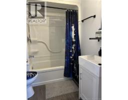 4pc Bathroom - 25 George William, Moncton, NB E1E3T7 Photo 2