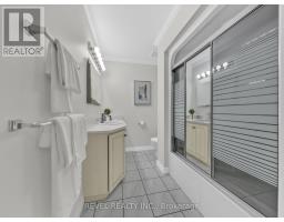 Bathroom - 11 Cramar Crescent, Chathamkent, ON N7M6G3 Photo 2