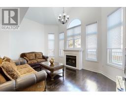 Dining room - 103 Colesbrook Road, Richmond Hill, ON L4S2G3 Photo 4