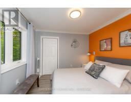 Bathroom - 4467 John Street, Niagara Falls, ON L2E1A4 Photo 4