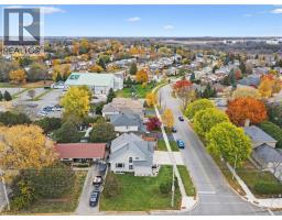 Recreation room - 122 Grand River Boulevard, Kitchener, ON N2A4E3 Photo 5