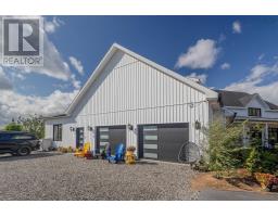 Bath (# pieces 1-6) - 377 Shieling Drive, Marion Bridge, NS B1K0B3 Photo 3