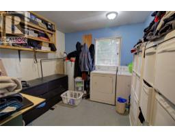 Primary Bedroom - 7802 Brydges Road, Fauquier, BC V0G1K0 Photo 3