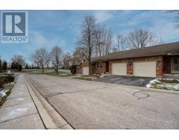 Living room - 7 80 Centre Street, London South, ON N6J1T5 Photo 2