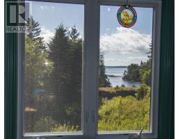 Bath (# pieces 1-6) - 3067 320 Highway, D Apos Escousse, NS B0E1K0 Photo 5