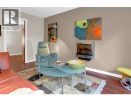 Living room - 108 555 Franklyn St, Nanaimo, BC V9R2X9 Photo 4