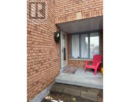 Kitchen - 711 Ashprior Avenue, Mississauga, ON L5R3N8 Photo 3