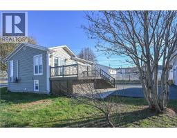 Sitting room - 8 Rue Hache, Caraquet, NB E1W1A4 Photo 5