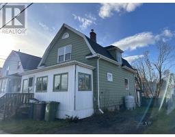 9 Esher Street, Charlottetown, PE C1A2W7 Photo 2