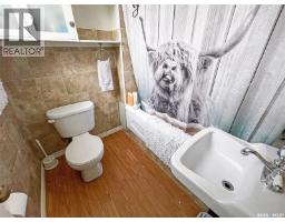 Bedroom - 314 10th Avenue Nw, Swift Current, SK S9H1B6 Photo 3