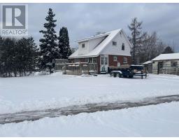 Kitchen - 5 Alberta Ave, Sault Ste Marie, ON P6B2N6 Photo 2