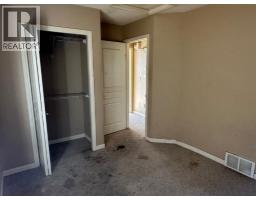 4pc Bathroom - 9006 94 A Avenue, Grande Prairie, AB T8X0A2 Photo 5