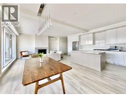 10102 468 Eaglecrest Drive, Gibsons, BC V0N1V9 Photo 4