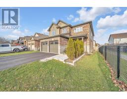 Bathroom - 52 Riley Crescent E, Centre Wellington, ON N1M0C2 Photo 4