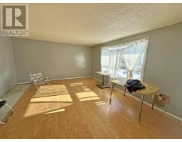 124 Highland Crescent, Image 2