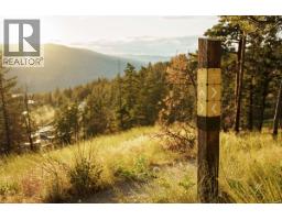 20 Beacon Hill Drive, Lake Country, BC V4V0A9 Photo 4