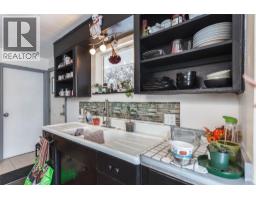 Living room - 2017 Catt Avenue, Lumby, BC V0E2G0 Photo 4