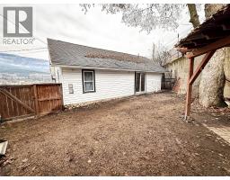 Kitchen - 950 Aspen Street, Trail, BC V1R3X9 Photo 4